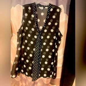 Woman’s Xl sheer polka dot top that ties in the front
